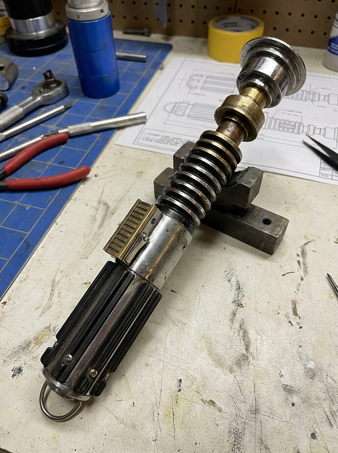 Firefly_Gemini Flash_I want to create a lightsaber. The top half will be a thin-neck saber like Obi-Wan's  67615